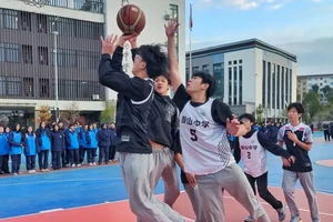 高中篮球队全场基础训练